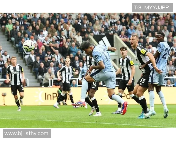 卢卡库领衔战热刺双方争夺英超积分榜关键战役